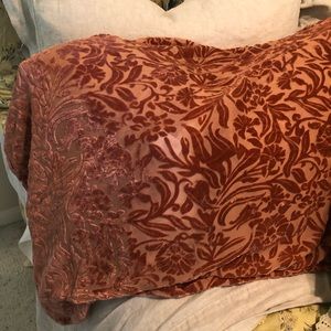 Bella Notte coral color burnout velvet sham.